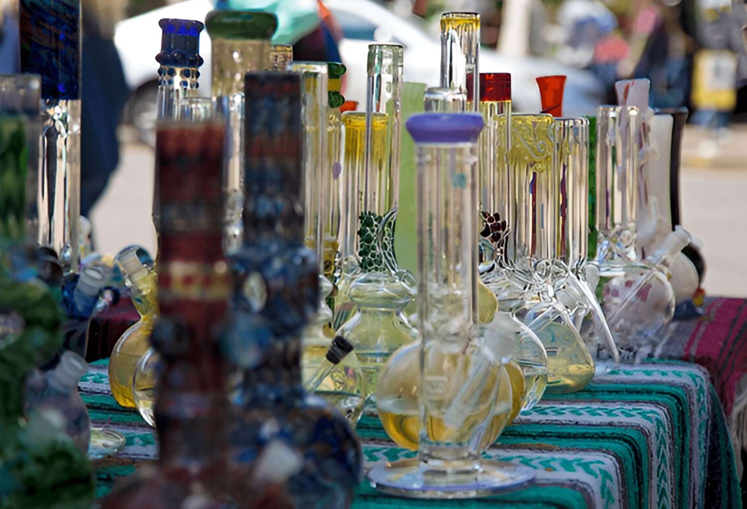  California’s Leading Smoke Shop Wholesale Supplier: Premium Glass, Hookahs, and More