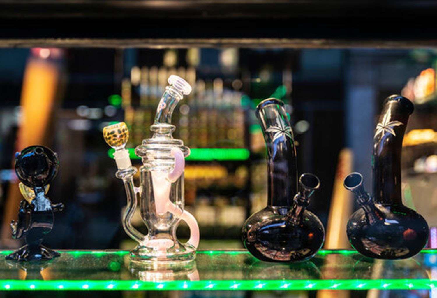 Why Retailers in LA Choose Pipe King for Premium Water Pipes & Glass Accessories. Pipe King LLC LA Wholeasale Smoke Shop and accessories