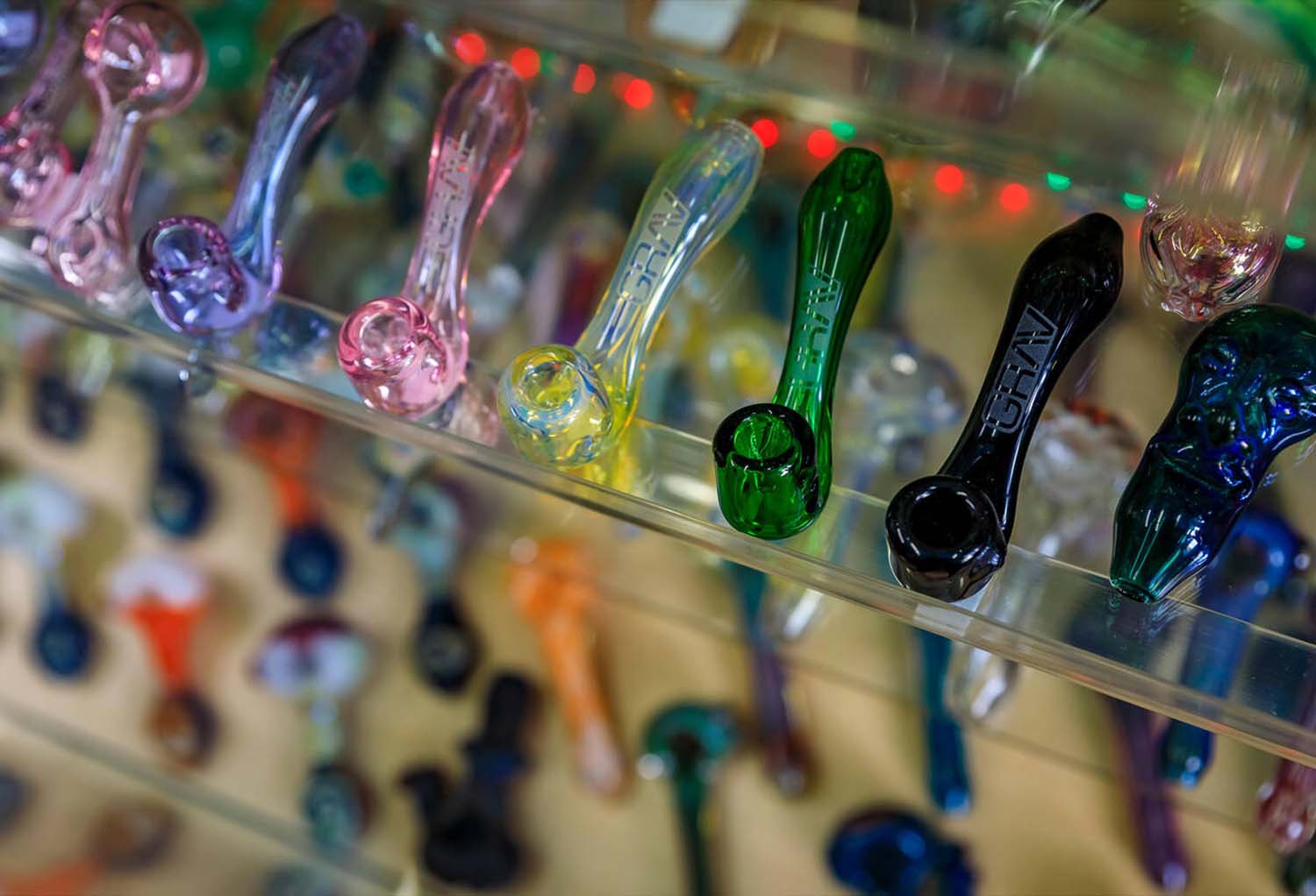 What's Hot and What's Not in 2025 Smoke Accessories Trends? Pipe King LLC Wholeasale Smoke Shop